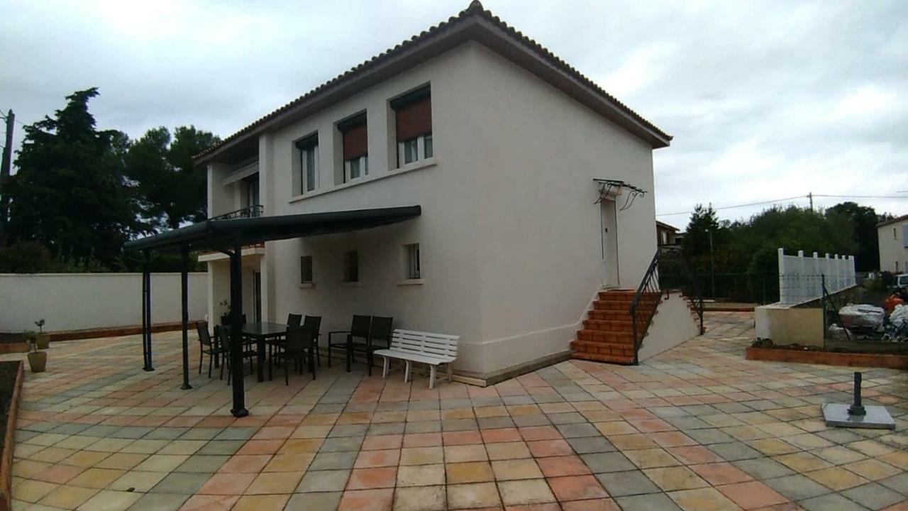 Maison De Charme Castries Exteriér fotografie